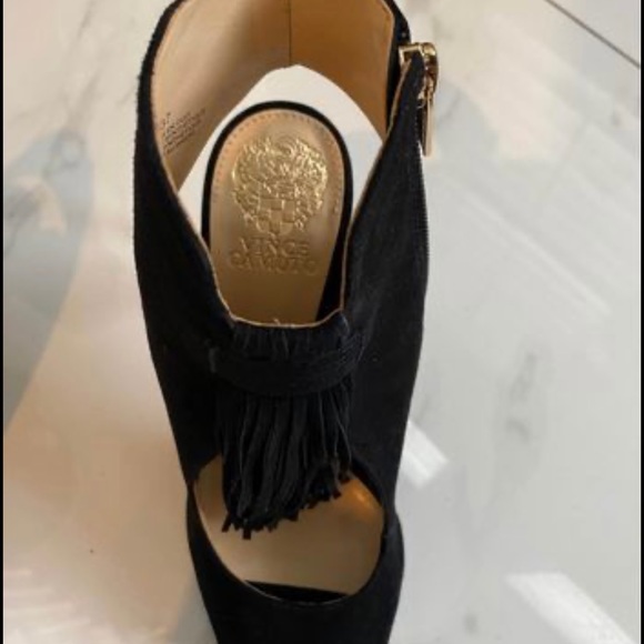 Brand new Vince Camuto Abigalla Fringe heels - Picture 4 of 6